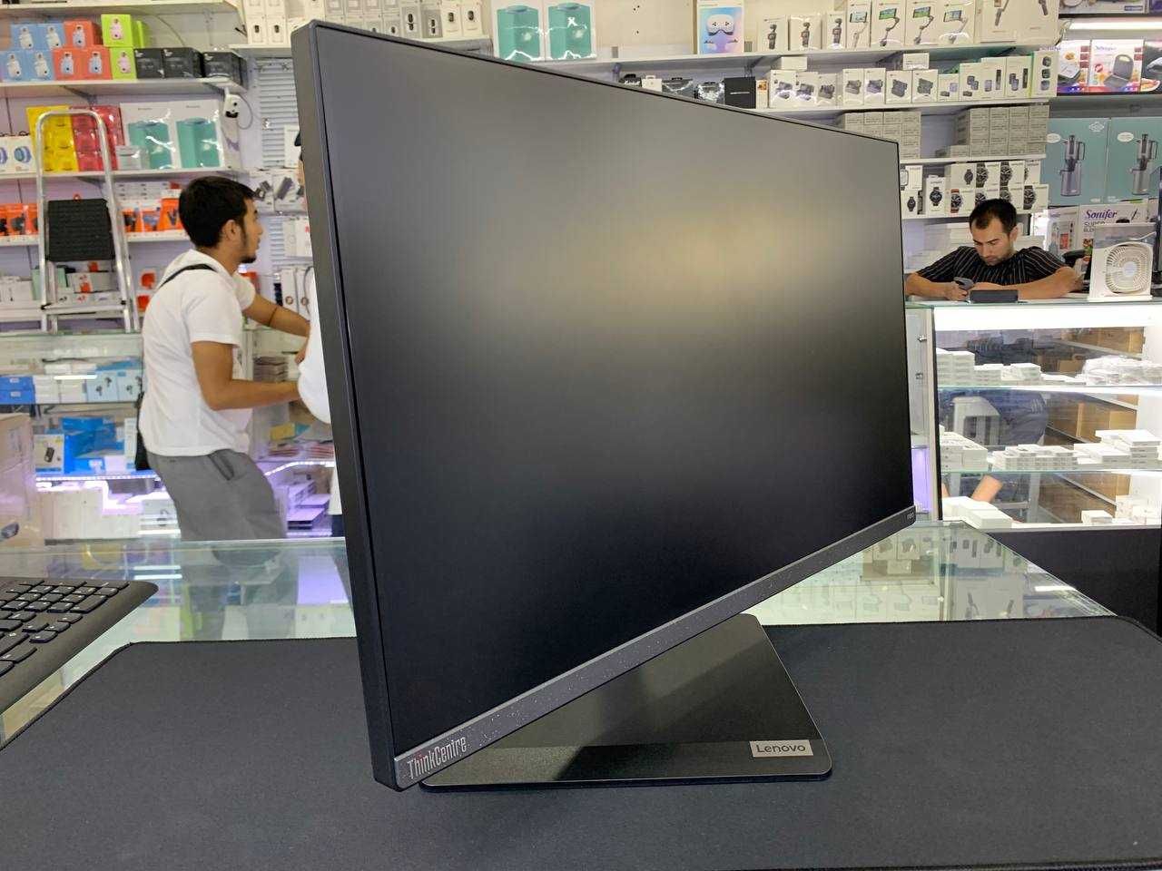 Lenovo ThinkCentre neo 30a 24 Gen4