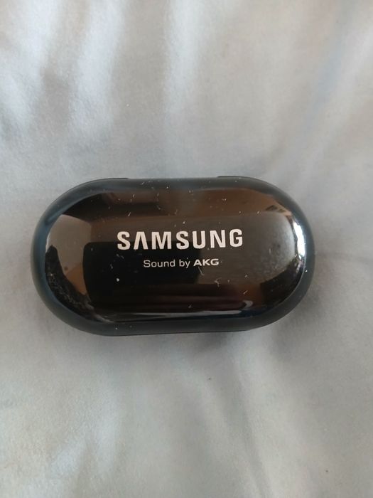 Продам наушники блютуз