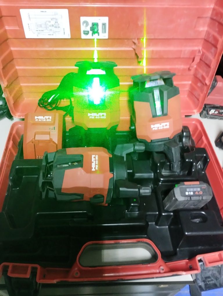 Laser hilti cu fascicul verde de generație nouă în cutie cu trepied .
