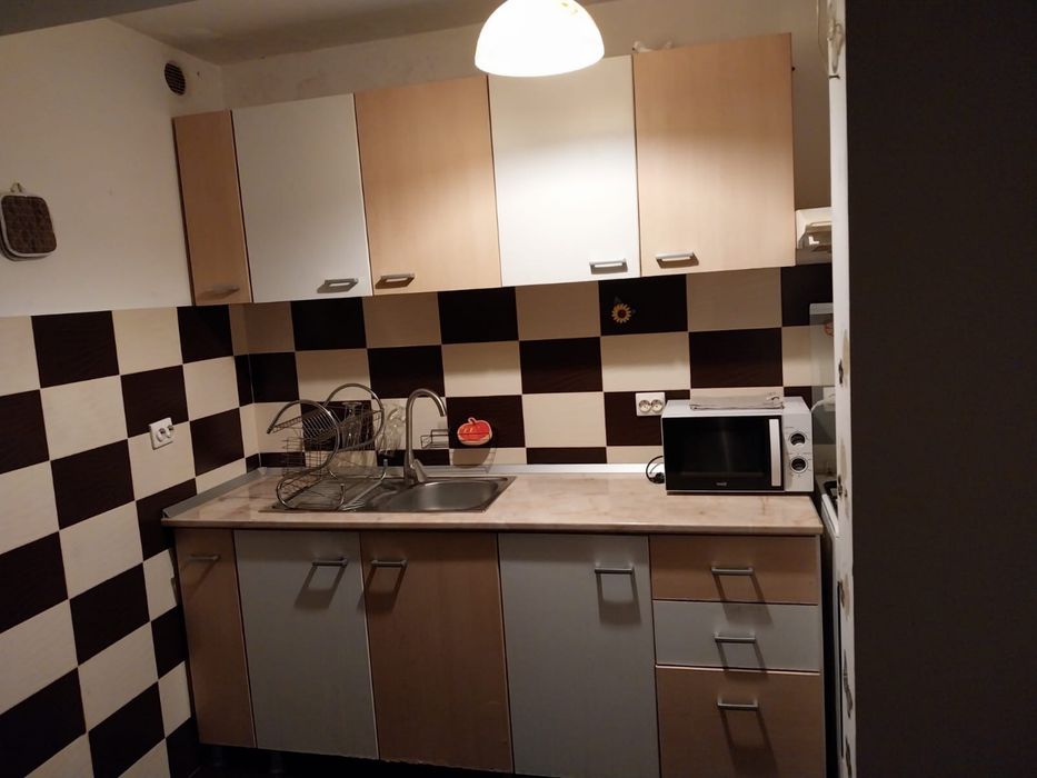 Inchiriez apartament cu 2 camere