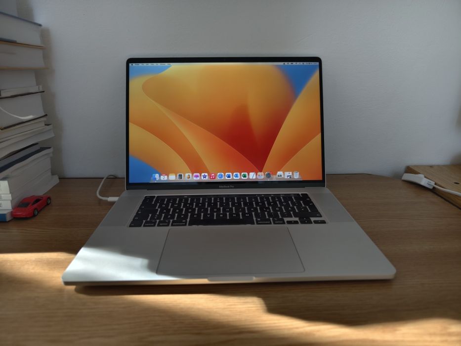 MacBook Pro 16 inch i7 2019