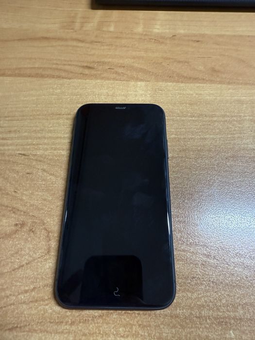 Айфон 11 в хорошем состоянии