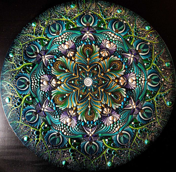 Mandala in puncte pictata manual
