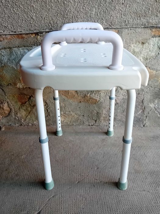 Scaun baie dus masiv B+B model Dh 40