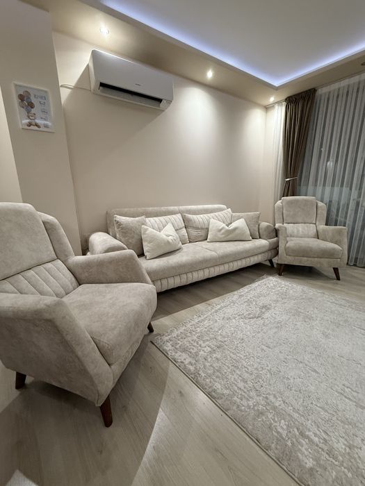 Диван с две кресла