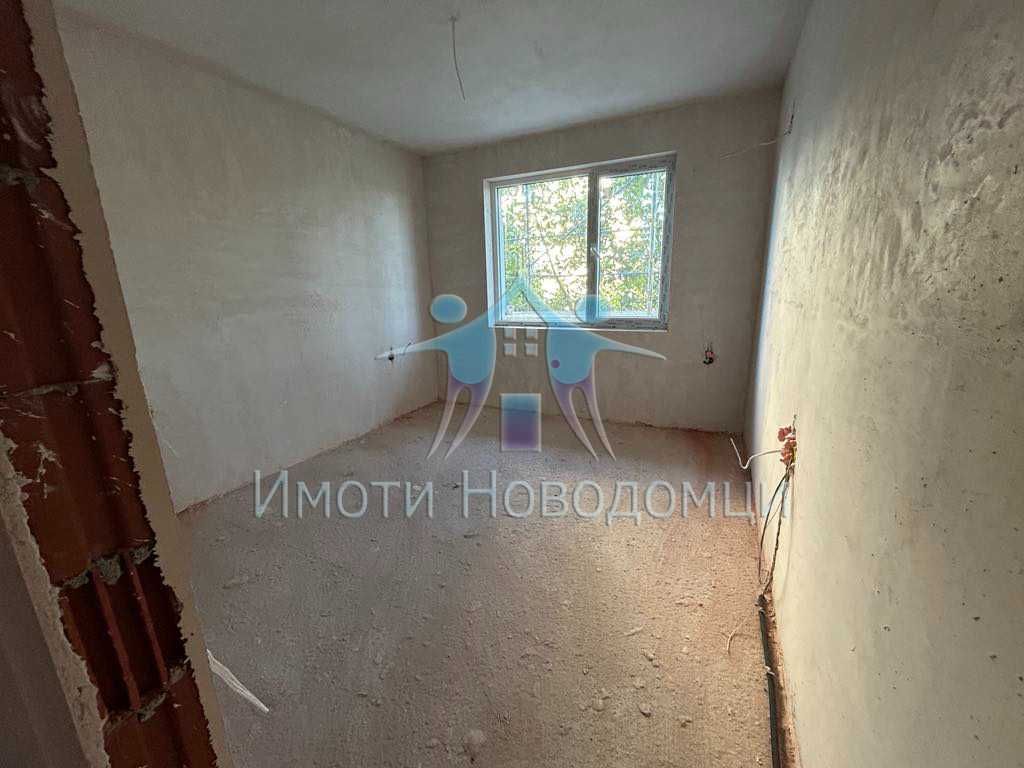 Продава се Двустаен апартамент в Шумен, Пазара - 60 кв.м за 1190 €/кв.м - Снимка #1
