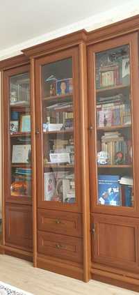 Польский книжный шкаф и польская тумба под телевизор