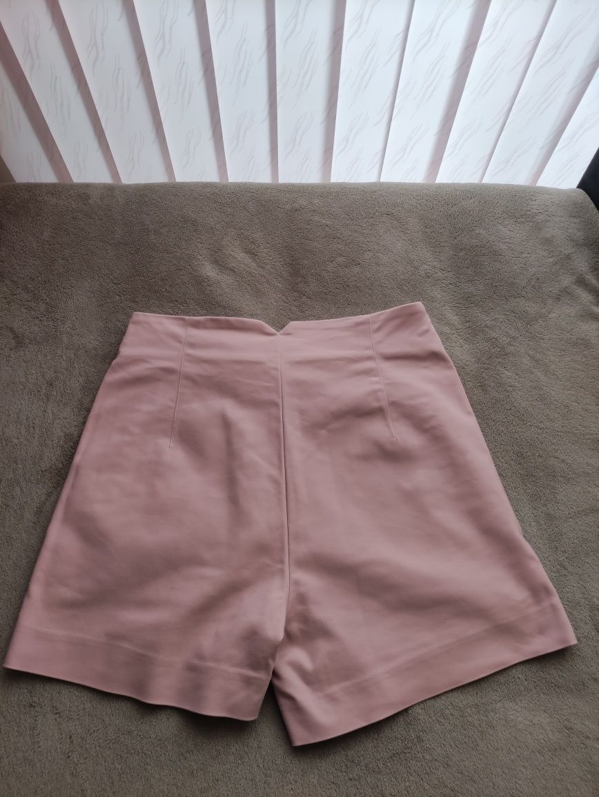 Къси панталони Stradivarius EUR 40