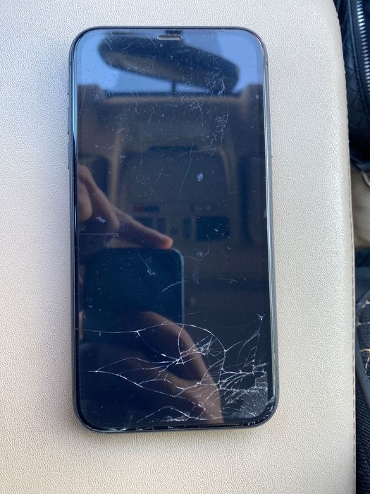 Продам Iphone 11