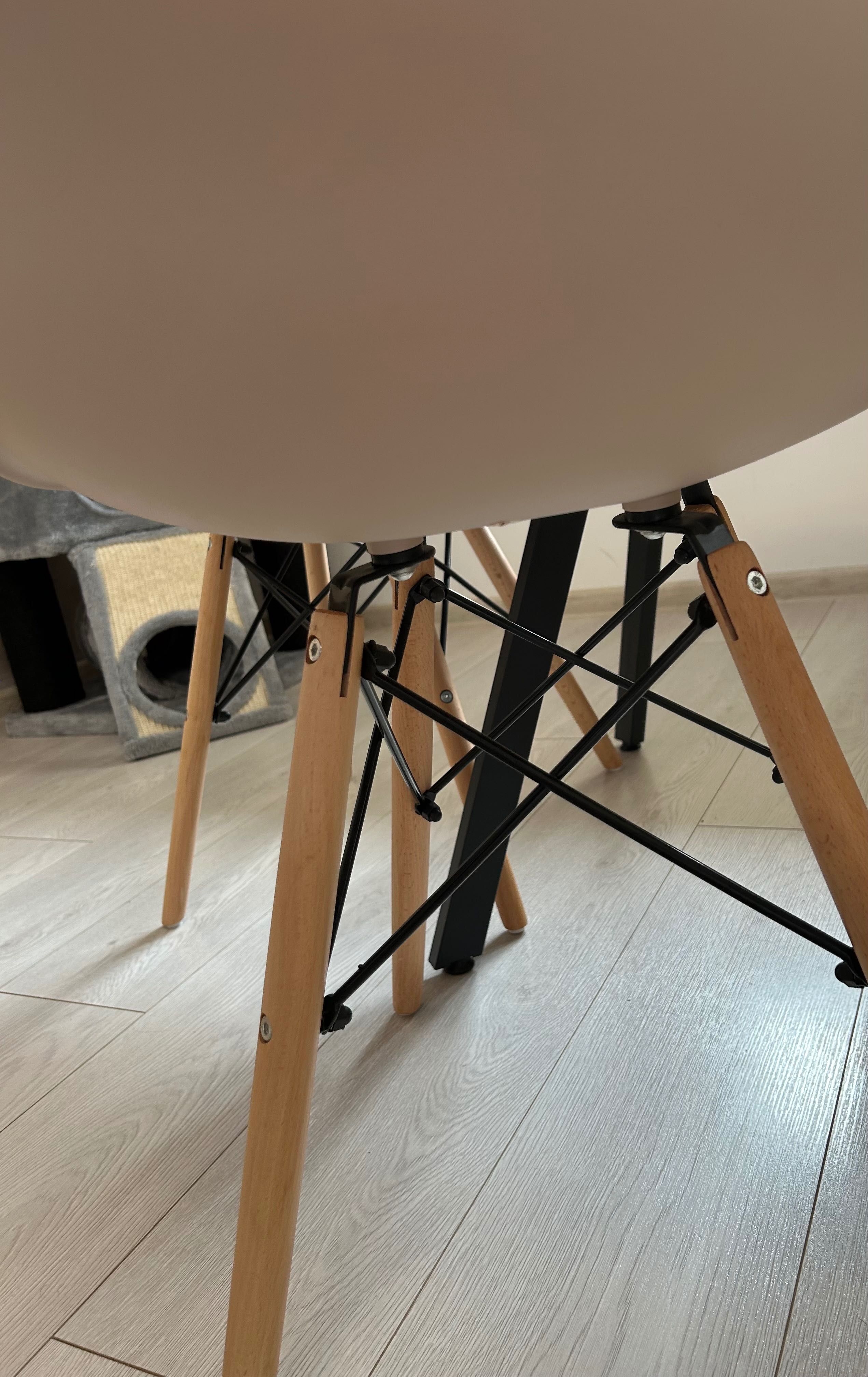 Masa dining cu 3 scaune incluse