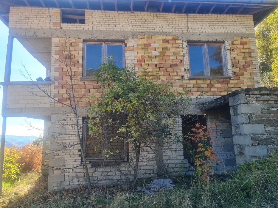 Продавам къща в с.Вишнево до Баните