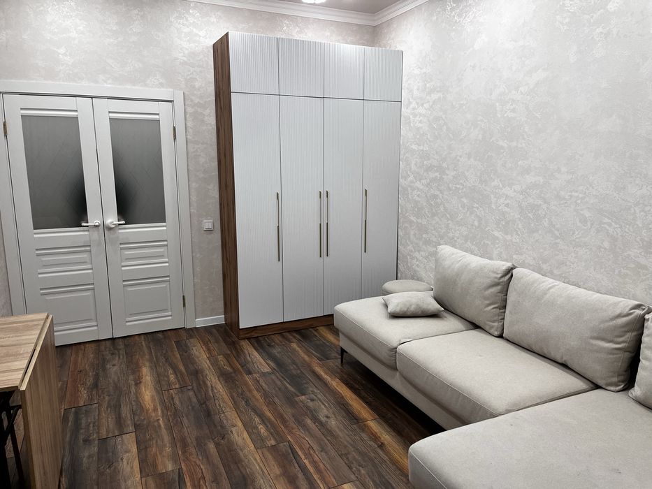 Сдвм в аренду на долгий срок 1 комнатную квартиру.