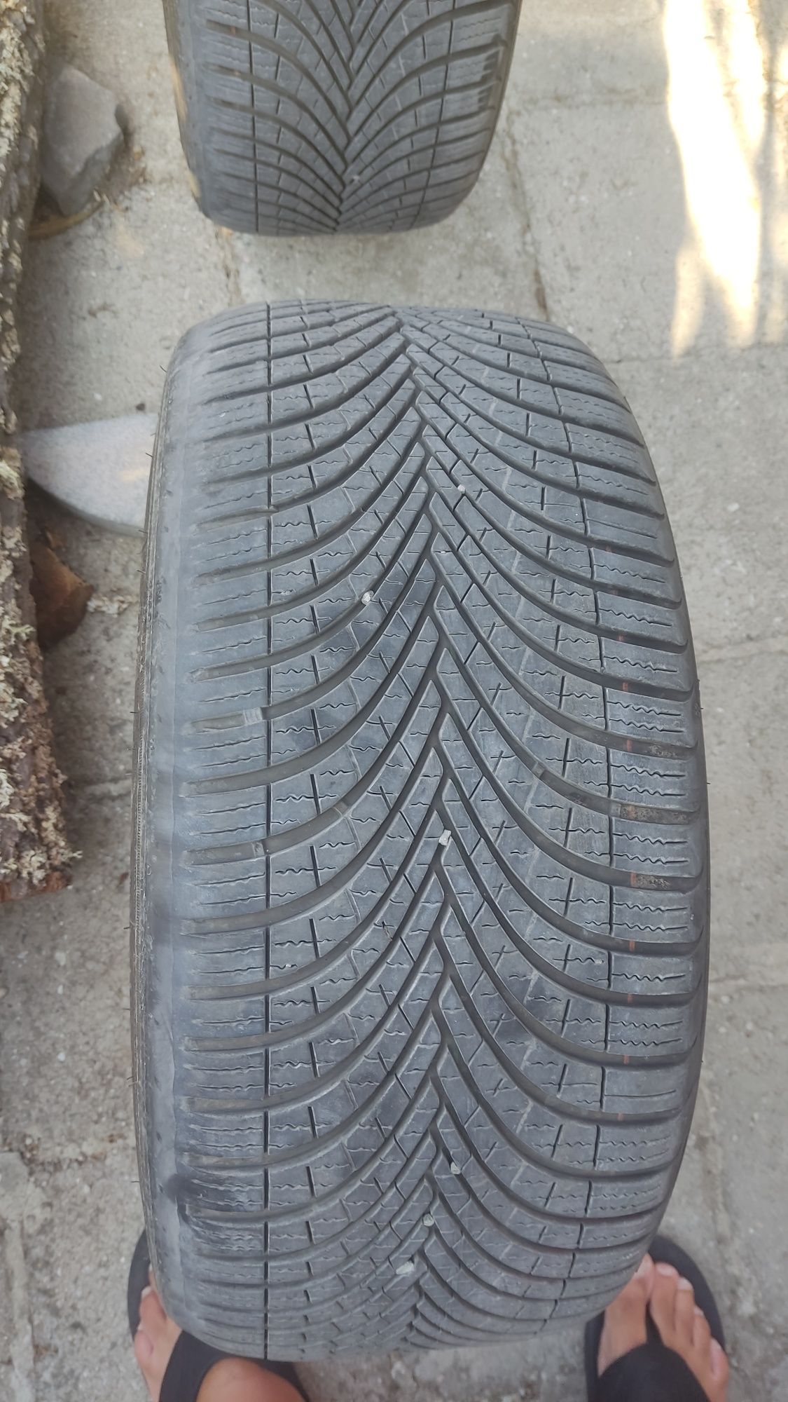 Гуми 225/40/18 DEBICA, NOKIAN всесезонни