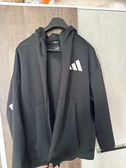 Adidas ZNE горница