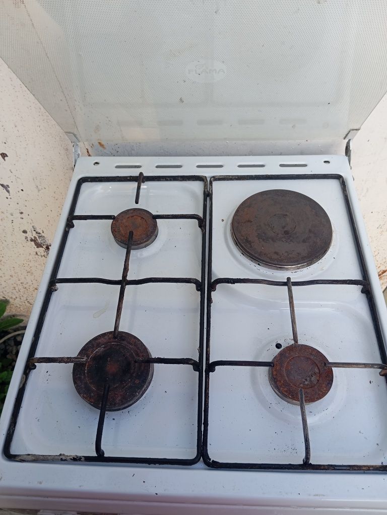 Продам газплиту срочно