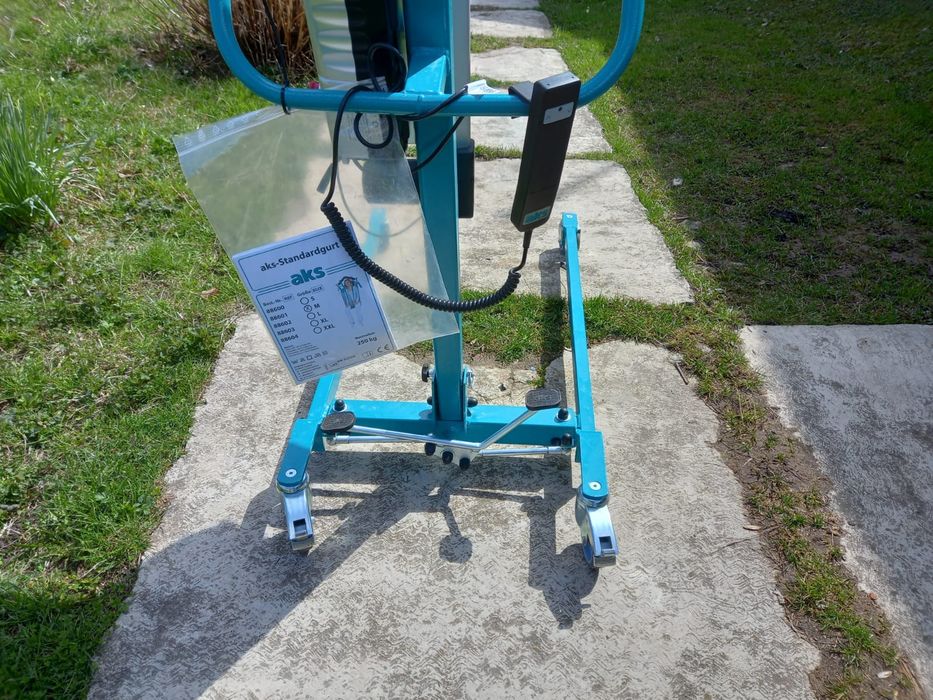 Lift macara persoane cu dizabilități