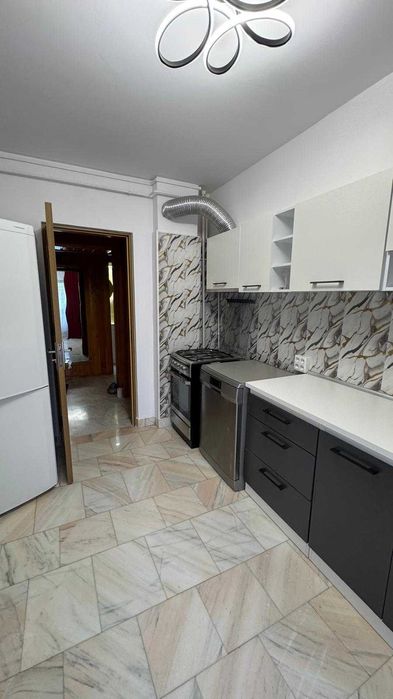 Garaj și Apartament trei camere Bld Independentei l - UMF