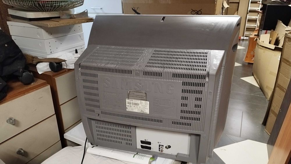 Samsung CW -29A208P цветен телевизор с кинескоп 29 инча