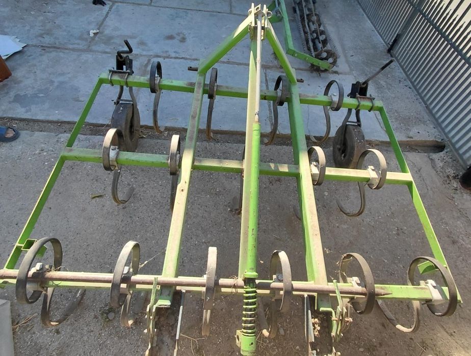 Cultivator agricol cu tăvălug de vânzare