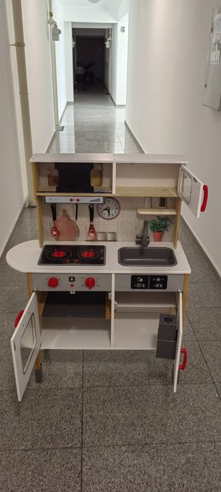 Bucatarie dee jucarie din lemn