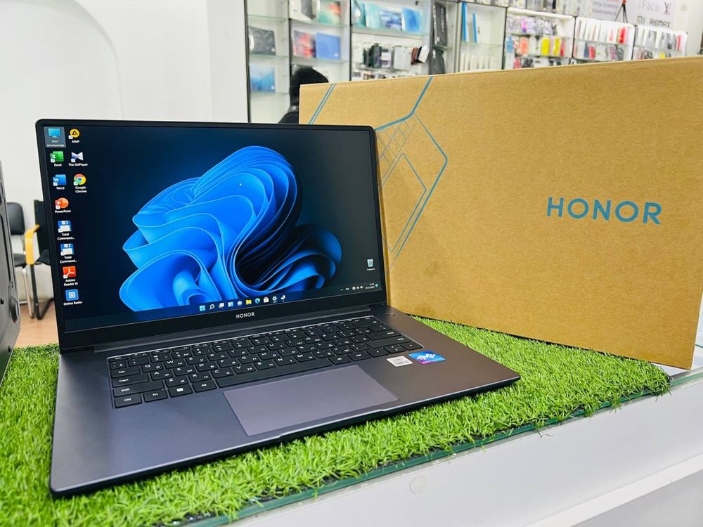 Honor MagicBool X15 Core i3-10110U 8GB/256GB 15.6 FHD IPS