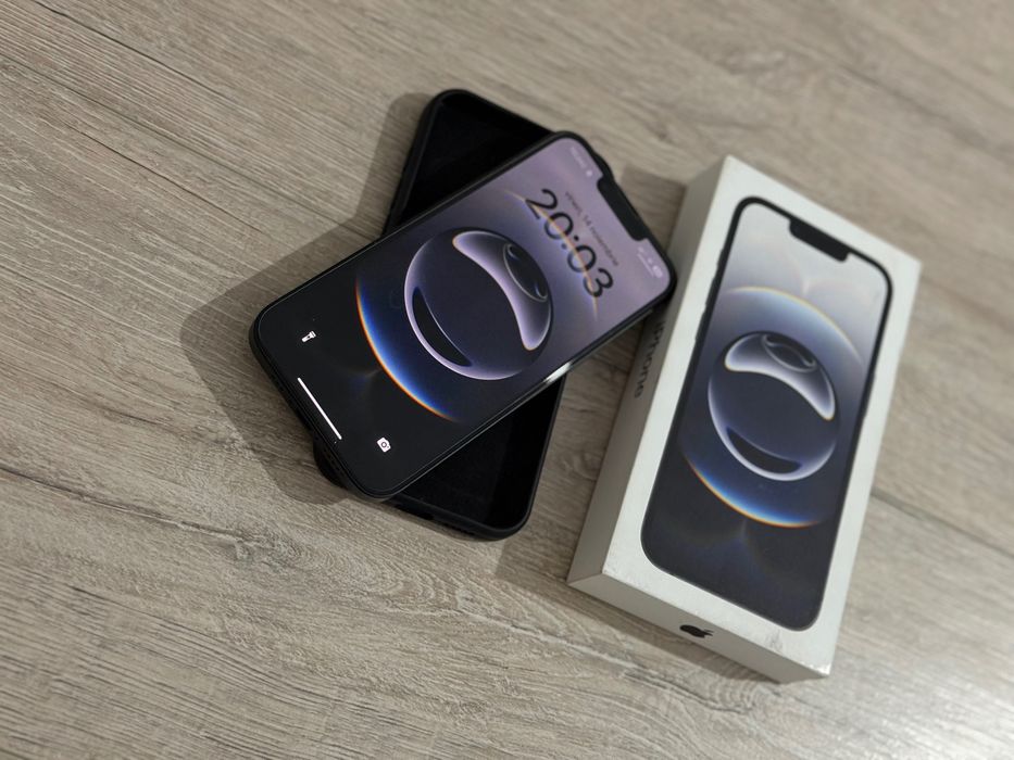 Vând iPhone 16e Black 128GB