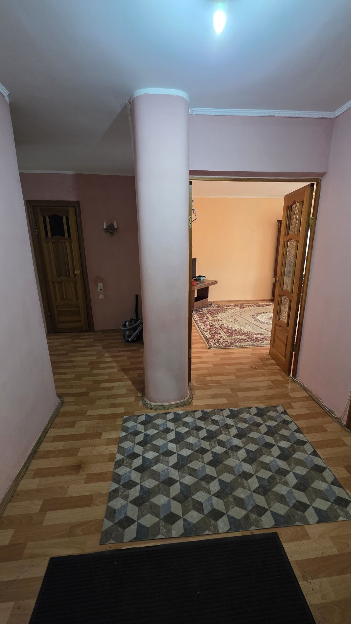 Слам квартиру в центре Уральска
