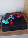 Vând PlayStation 4 pro 1 tb
