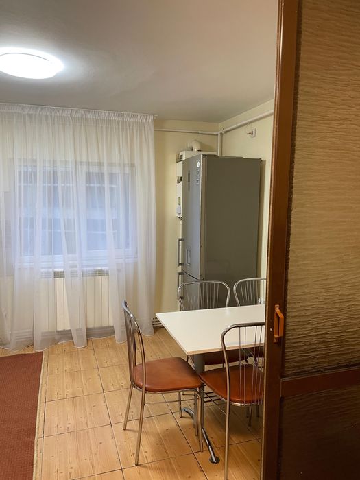 Inchiriez apartament 3 camere Zona Micro 17
