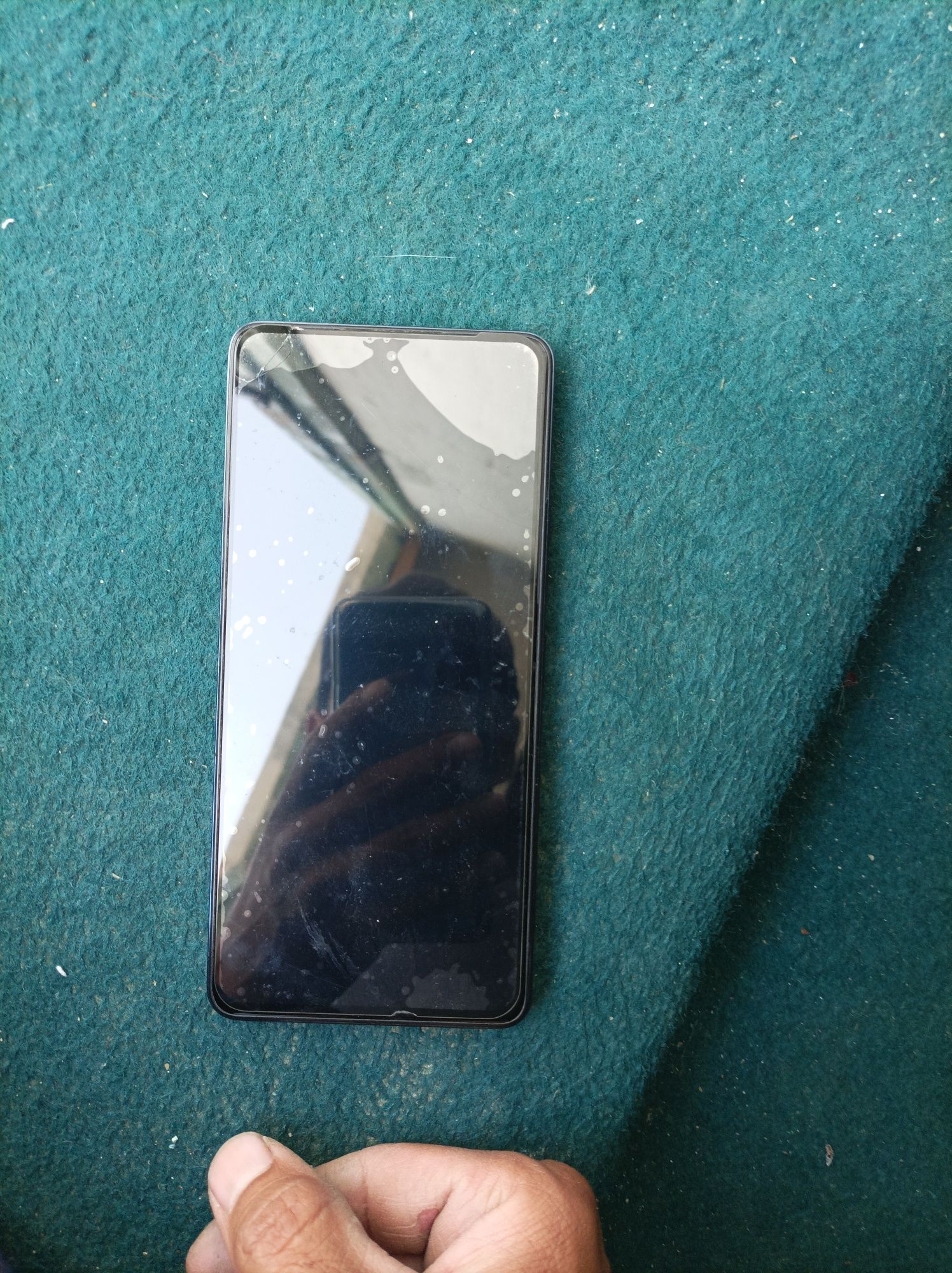 Telefon sotiladi. Holati a'lo