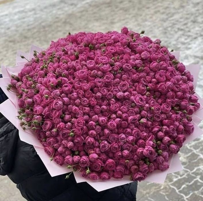 Спрей и голландские розы на сборку