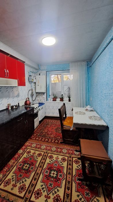 Чирчик шахар 
Троицкий 13-мактаб ёнида
#1-хона 1-этаж 
Квартира иж