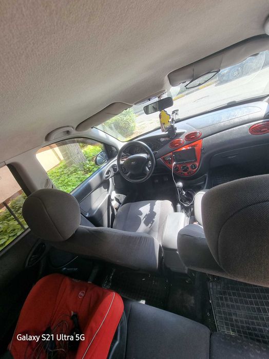 Vând sau schimb ford focus