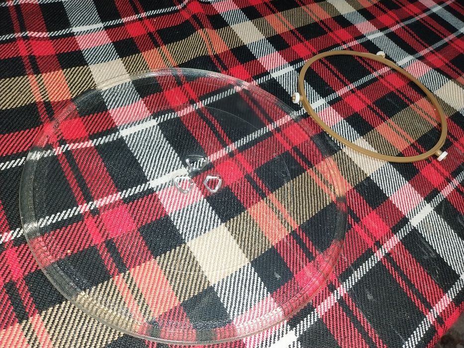 Стъклена чиния за микровълнова фурна