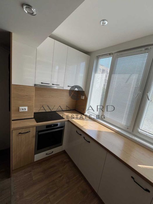 Продава се Тристаен апартамент в Пловдив, Христо Смирненски - 66 кв.м за 2319 €/кв.м - Снимка #2