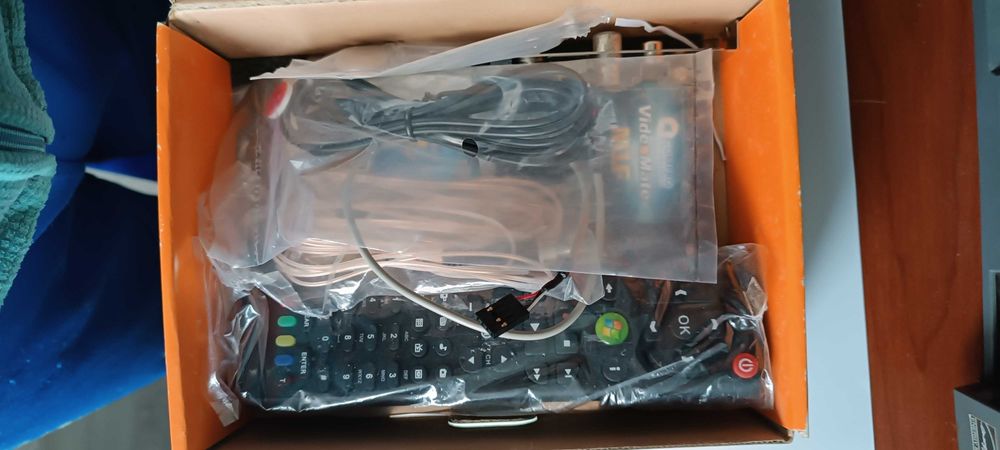 TV Tuner PC Analog TV/FM Card Remote