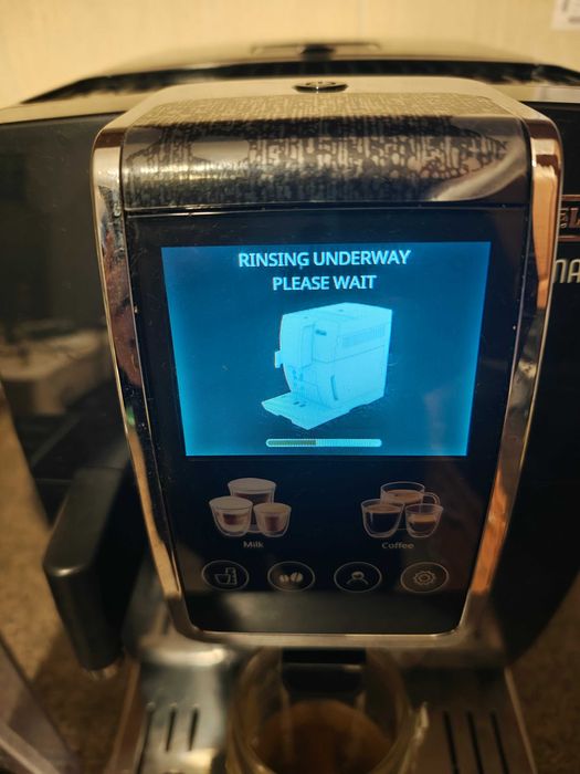 Expresor DeLonghi, Dinamica Plus ECAM 382.70, garantie 12.2026