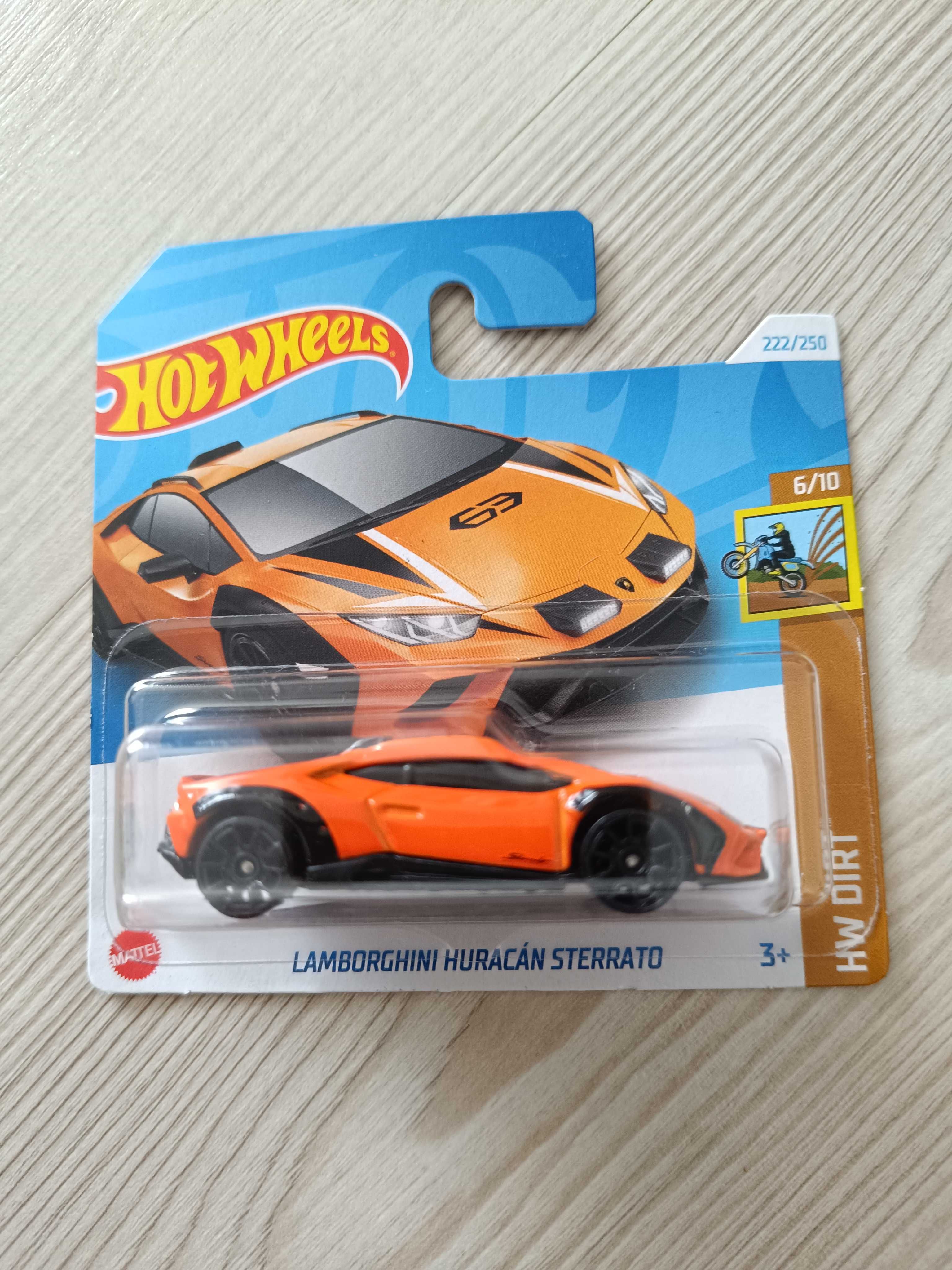 Vand 10 machete Hot Wheels la pretul de 90 de lei