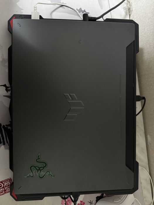 Продам ноутбук асус иделал