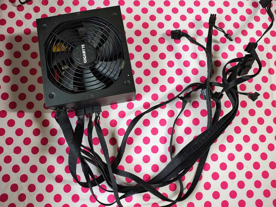 Sursa Gigabyte G750H, 80+ Gold, 750W.