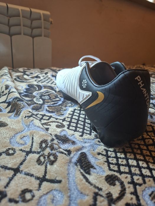 Бутонки Nike Phantom