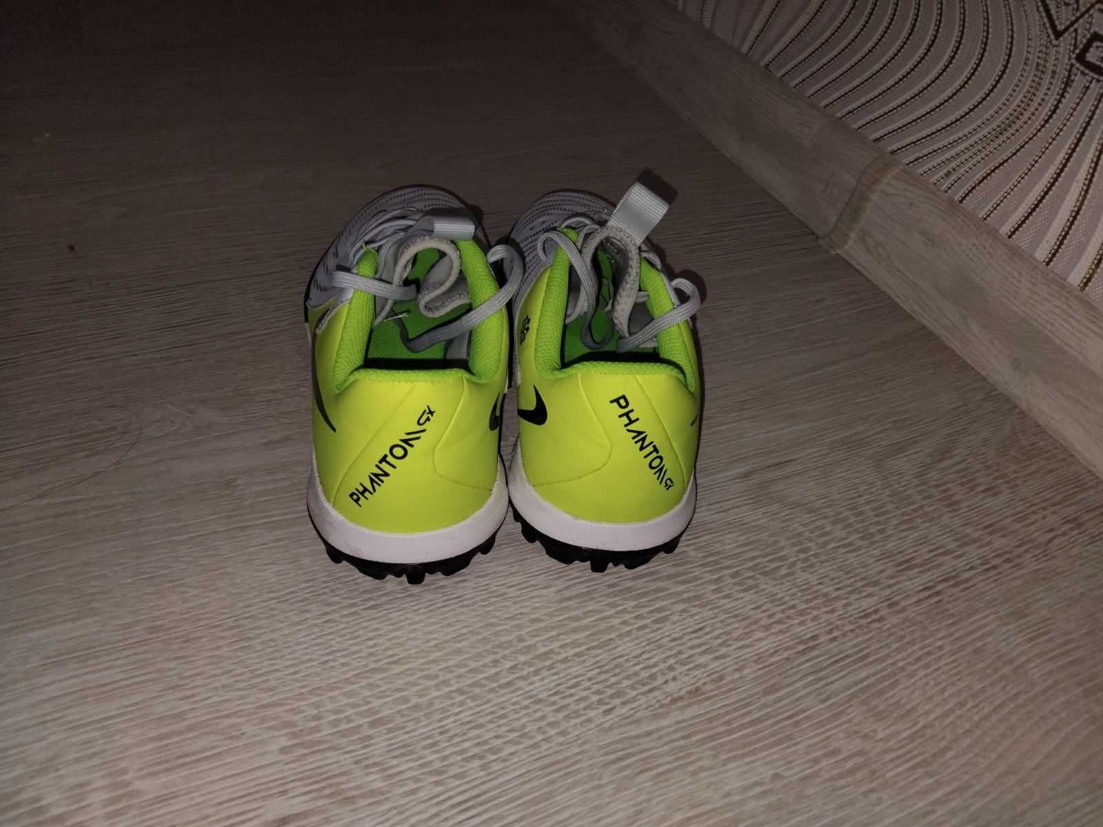Nike Phantom детски стоножки