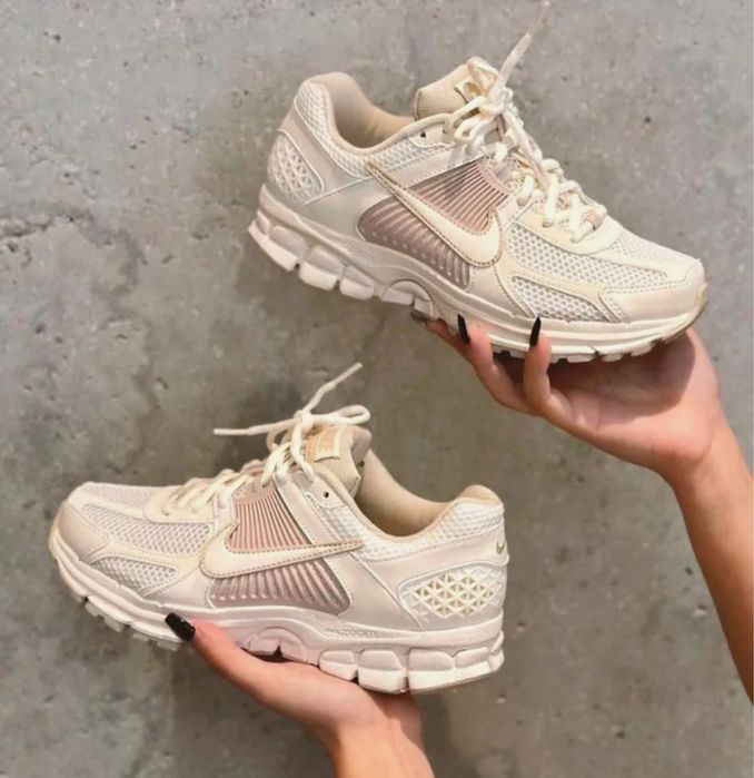 Кроссовки Nike Air Zoom Vomero 5 beach