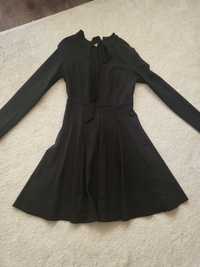 Черна рокля тип Плисе
