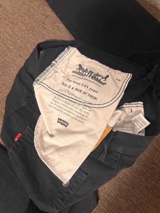 Blugi Levis ( nu Gang, bu Mustang, nu Tommy Hilfiger, nu Calvin Klein)