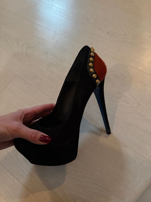 Обувки на висок ток Loriblu