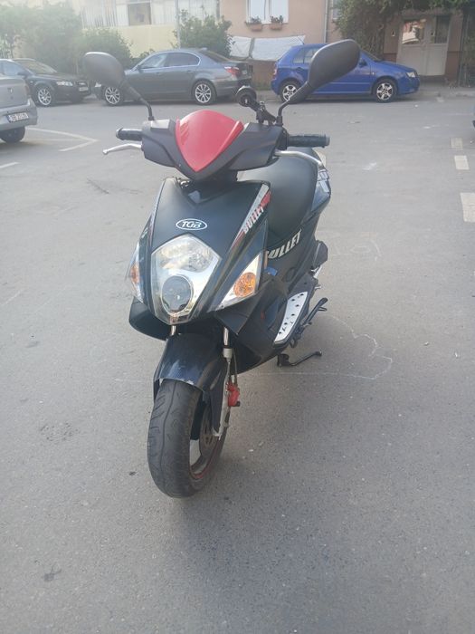 Motoscuter 49--. 2 timpi.