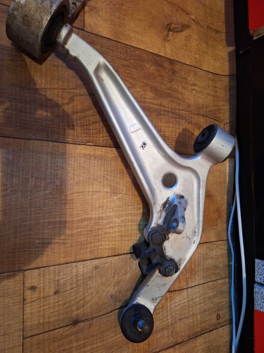 Нисан X-trail 2.5 безнин/газ