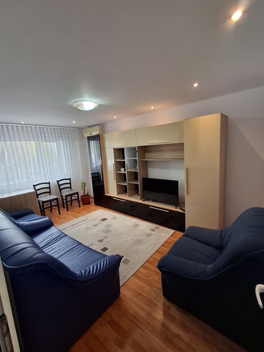 Închiriez apartament 2 camere decomandat Micro 17
