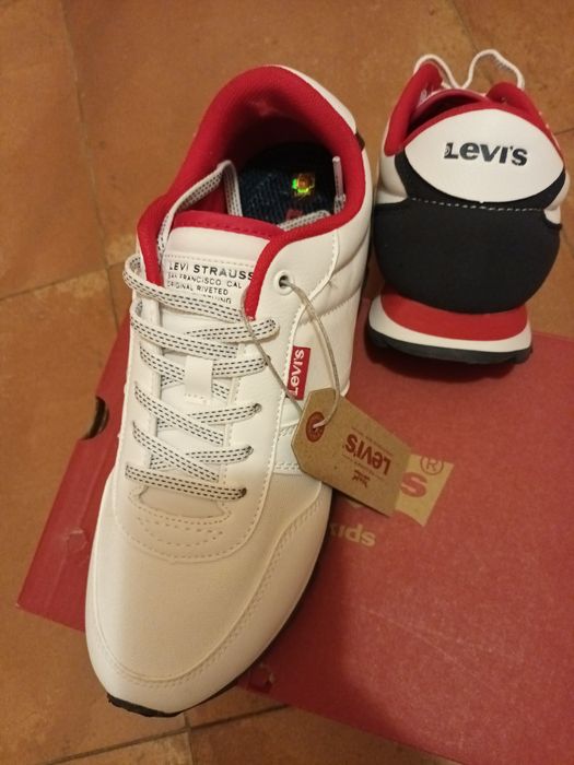 Levi's -Нови оригинални  маратонки